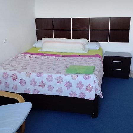 Habitacion Privada Centro Malaga Cerca Tren Maria Zambrano Y Playa Muy Buena Conexion Wifi Екстер'єр фото