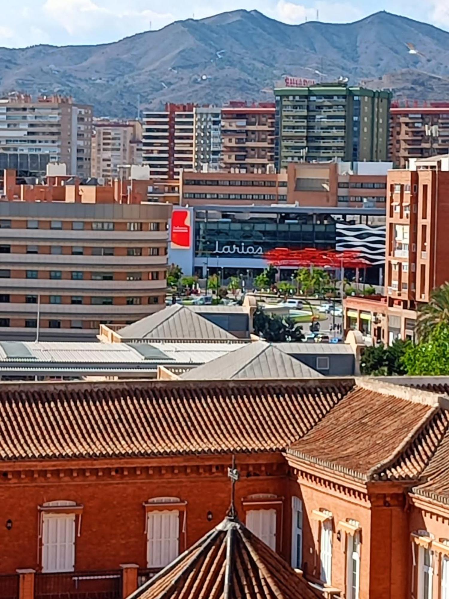 Habitacion Privada Centro Malaga Cerca Tren Maria Zambrano Y Playa Muy Buena Conexion Wifi Екстер'єр фото