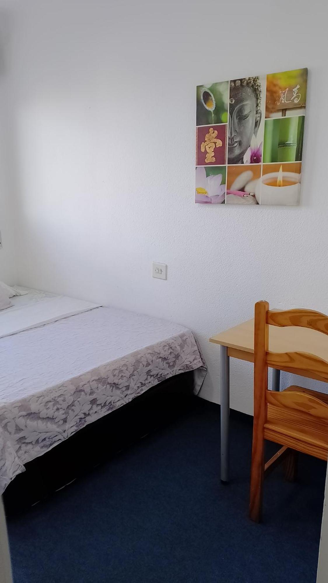 Habitacion Privada Centro Malaga Cerca Tren Maria Zambrano Y Playa Muy Buena Conexion Wifi Екстер'єр фото